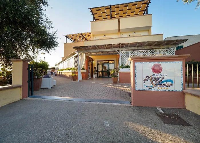 Villaggio Arco Del Saracino ホリデーパーク 4*