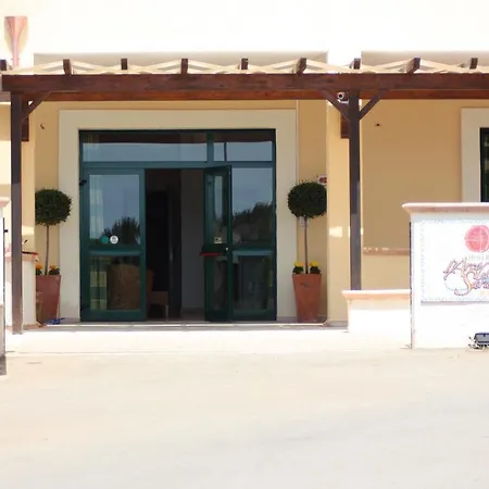 Villaggio Arco Del Saracino База отдыха 4*