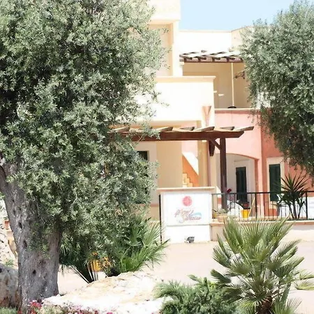 Villaggio Arco Del Saracino Vakantiepark 4*