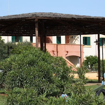 Vakantiepark Villaggio Arco Del Saracino 4*