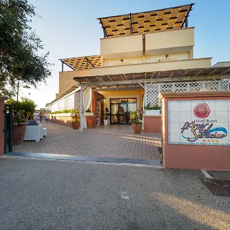 Villaggio Arco Del Saracino Vakantiepark 4*