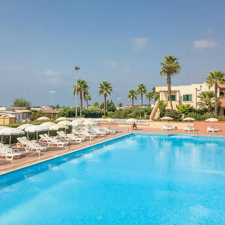 Vakantiepark Villaggio Arco Del Saracino 4*